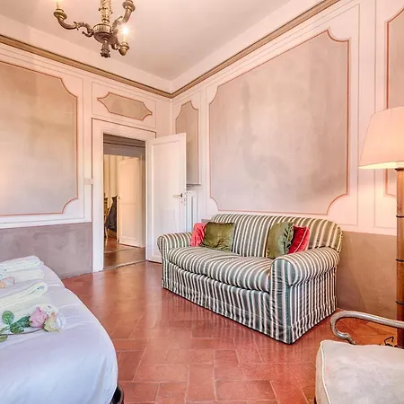 Decor Goldoni Apartment Florenz