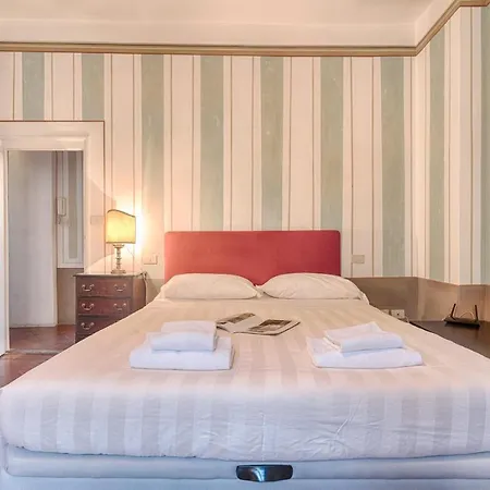 Apartment Decor Goldoni