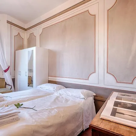 Apartment Decor Goldoni